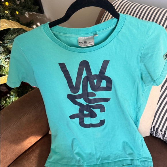 WEZC tee 🏂 - Picture 2 of 5